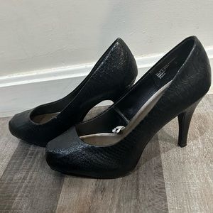 Mossimo Women’s Size 9 Vassie Black Snakeskin Heel/Pump